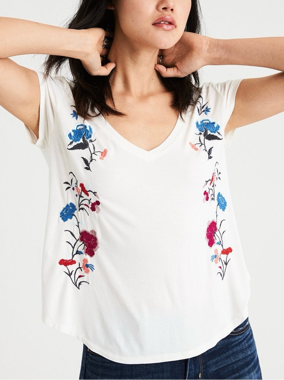 American Eagle Favorite T Embroidered Floral Tee White Short Sleeve Small Womens